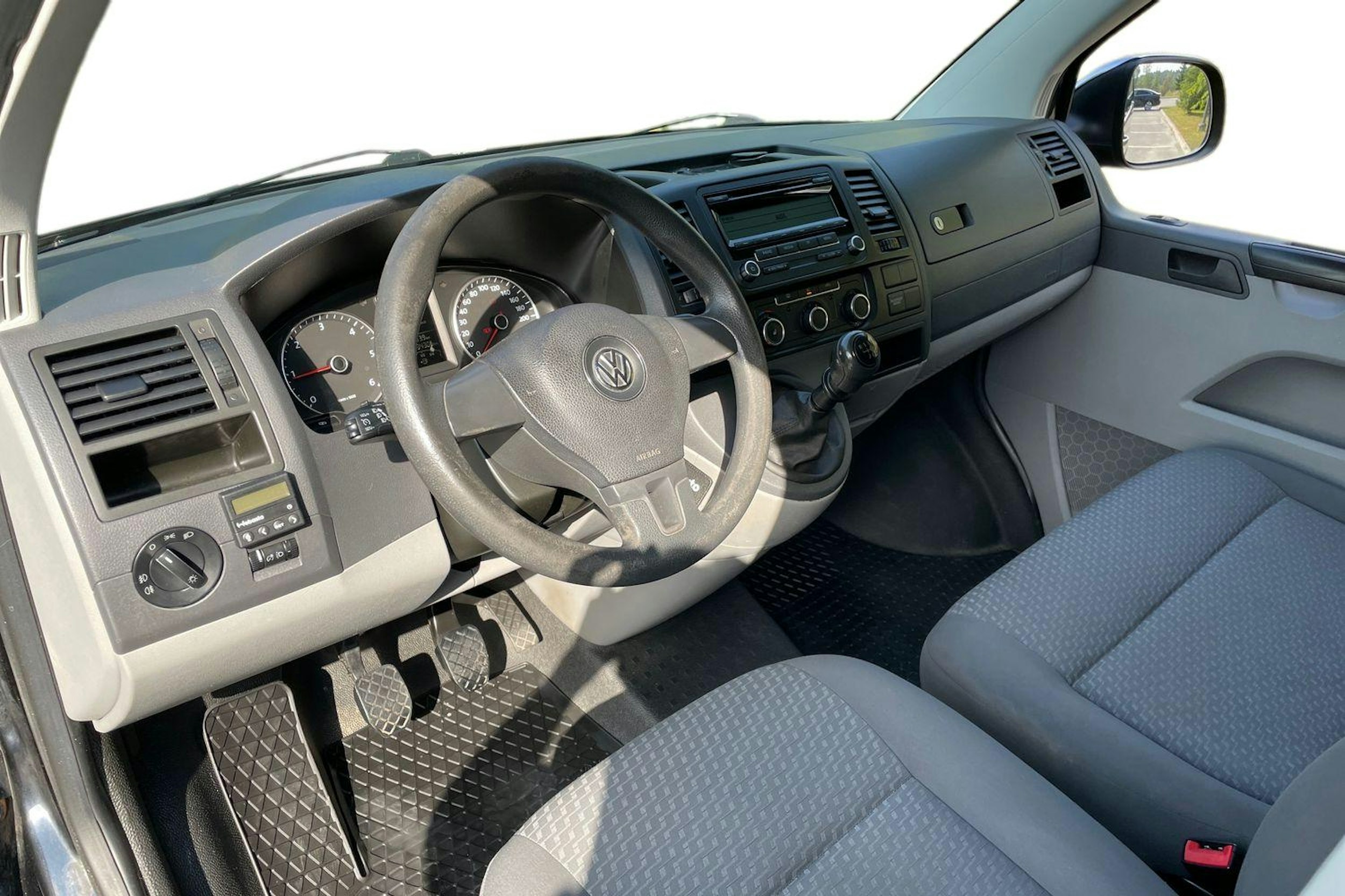Musta Volkswagen TRANSPORTER 2011 kuva 7.