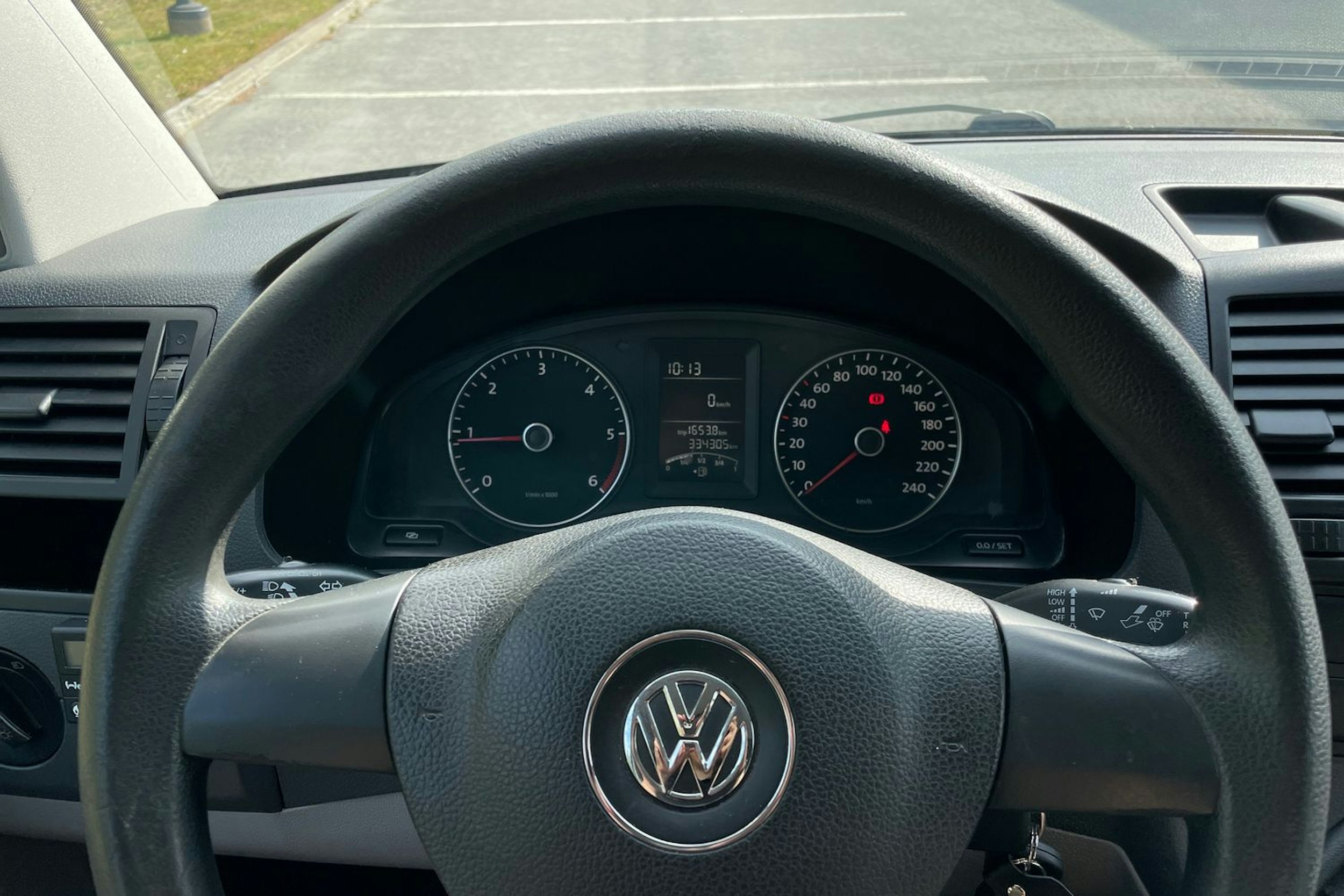 Musta Volkswagen TRANSPORTER 2011 kuva 12.