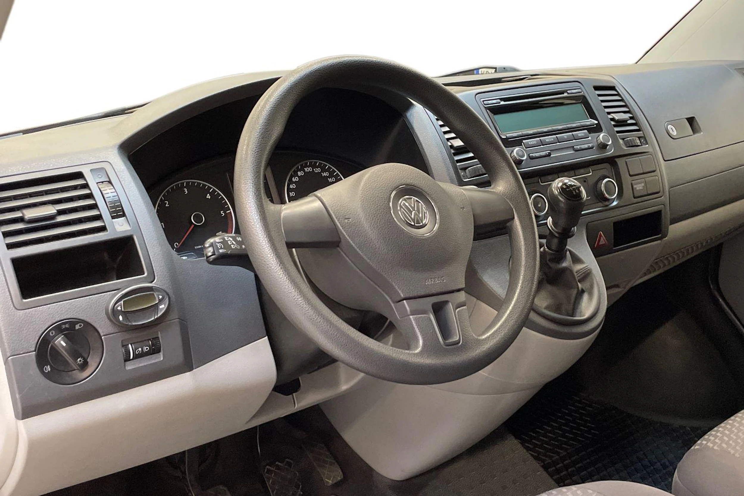 ruskea (beige) Volkswagen Transporter 2011 kuva 9.