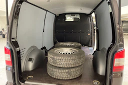 ruskea (beige) Volkswagen Transporter 2011 kuva 16.