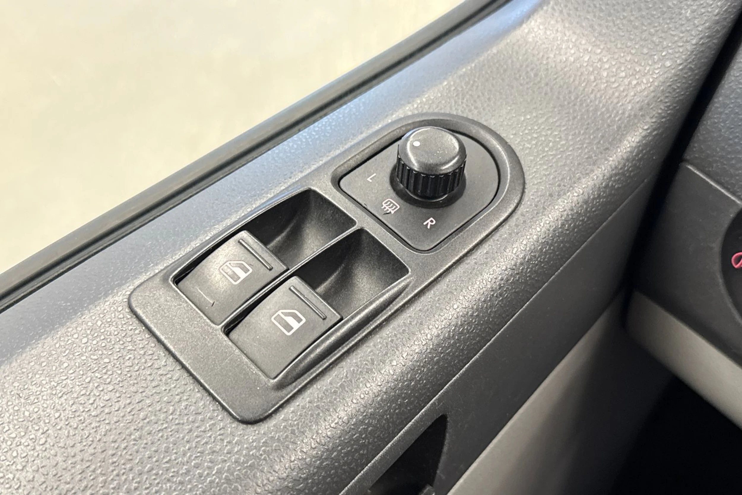 musta Volkswagen Transporter 2012 kuva 20.