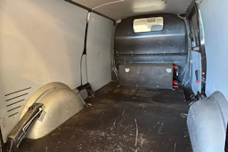 musta Volkswagen Transporter 2012 kuva 22.