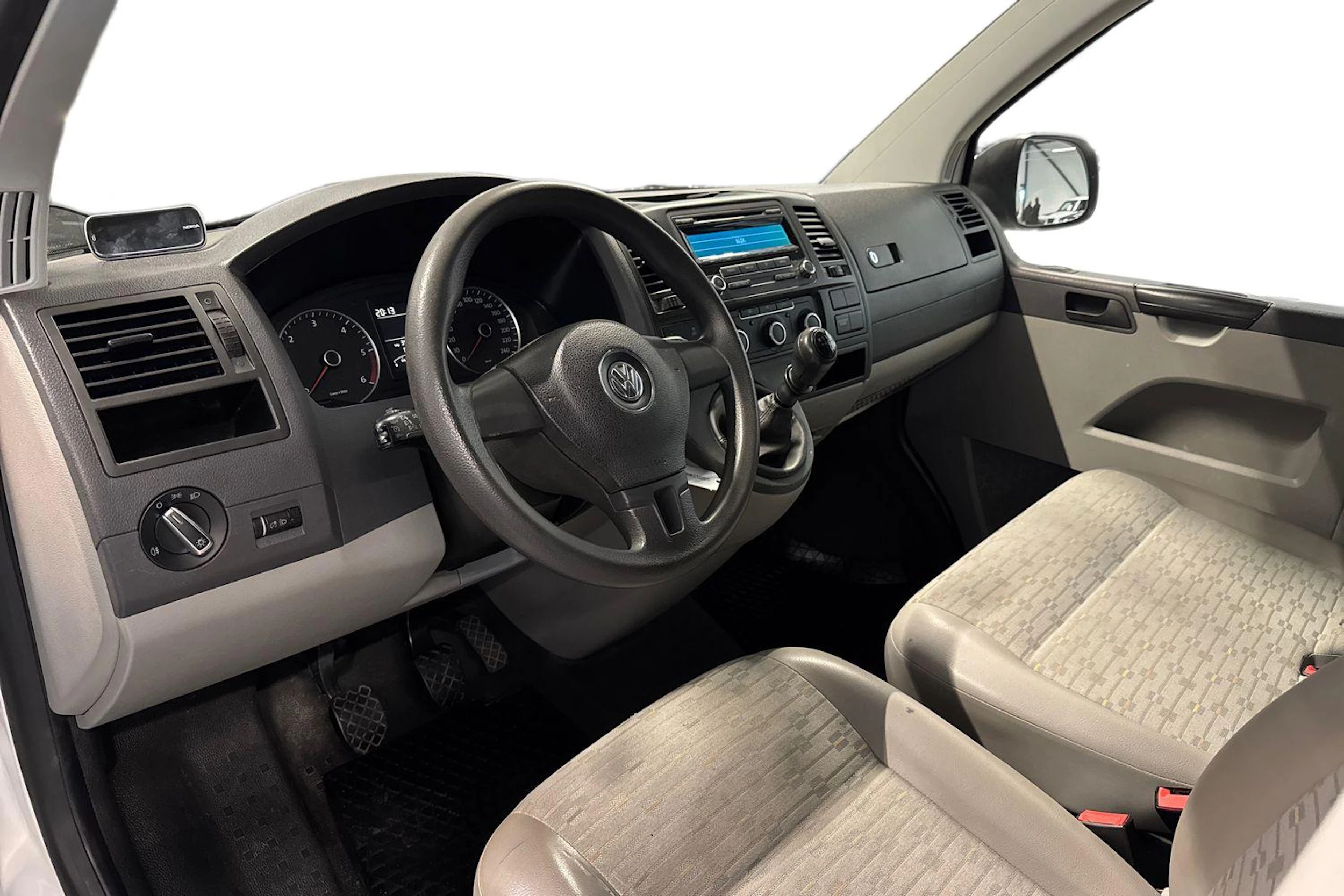 valkoinen Volkswagen Transporter 2012 kuva 3.