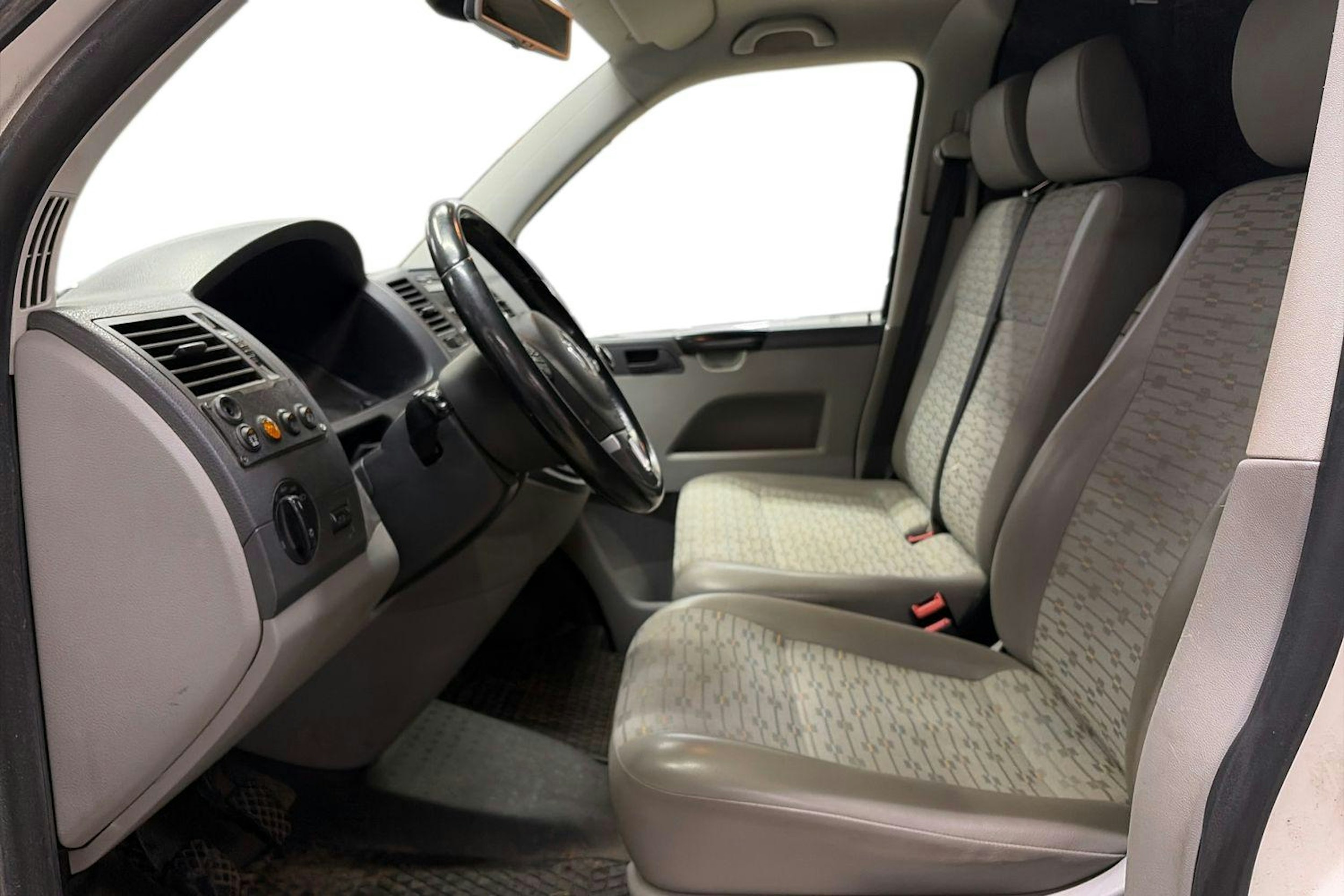 valkoinen Volkswagen Transporter 2012 kuva 3.