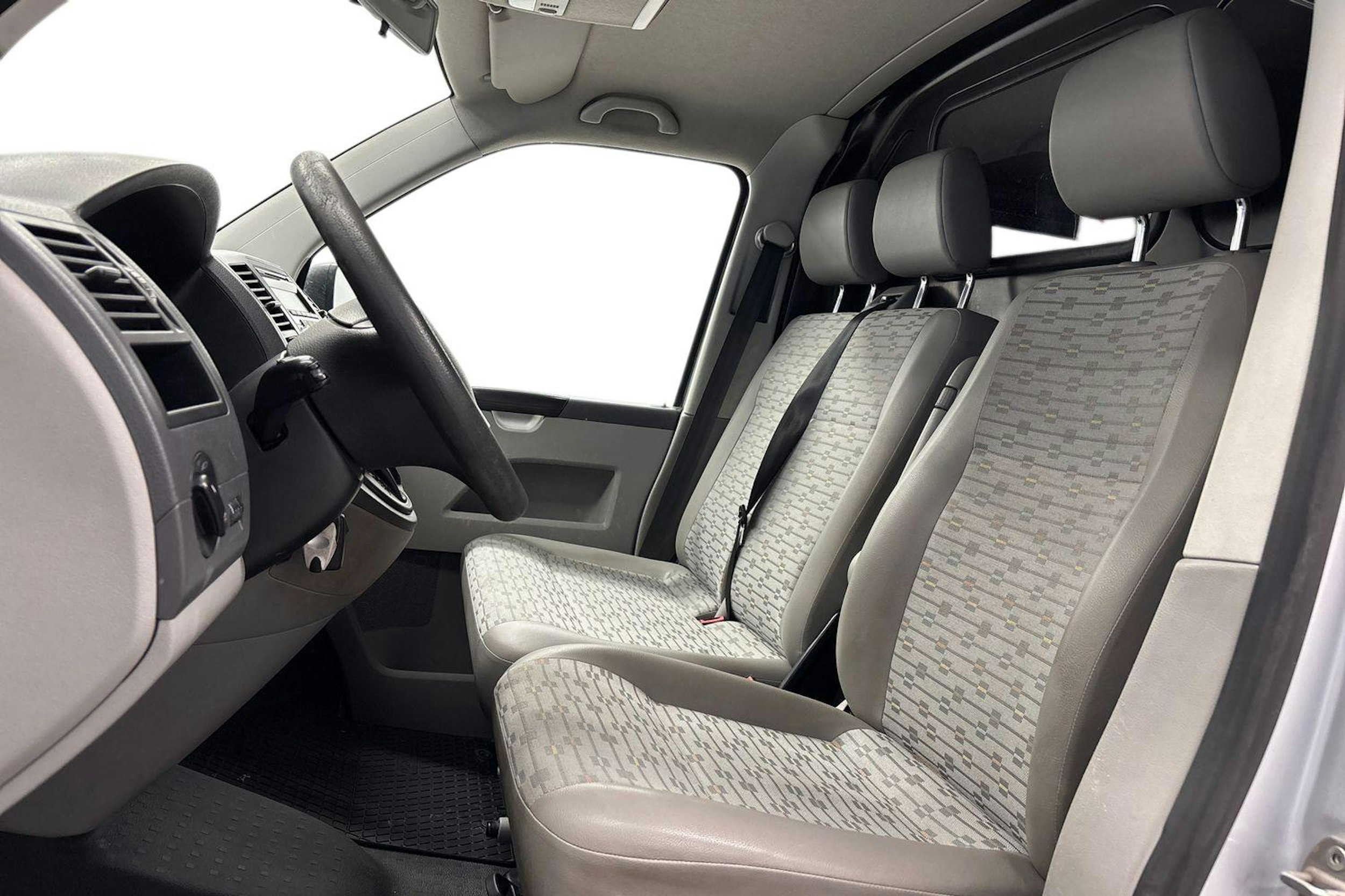 harmaa Volkswagen Transporter 2012 kuva 10.