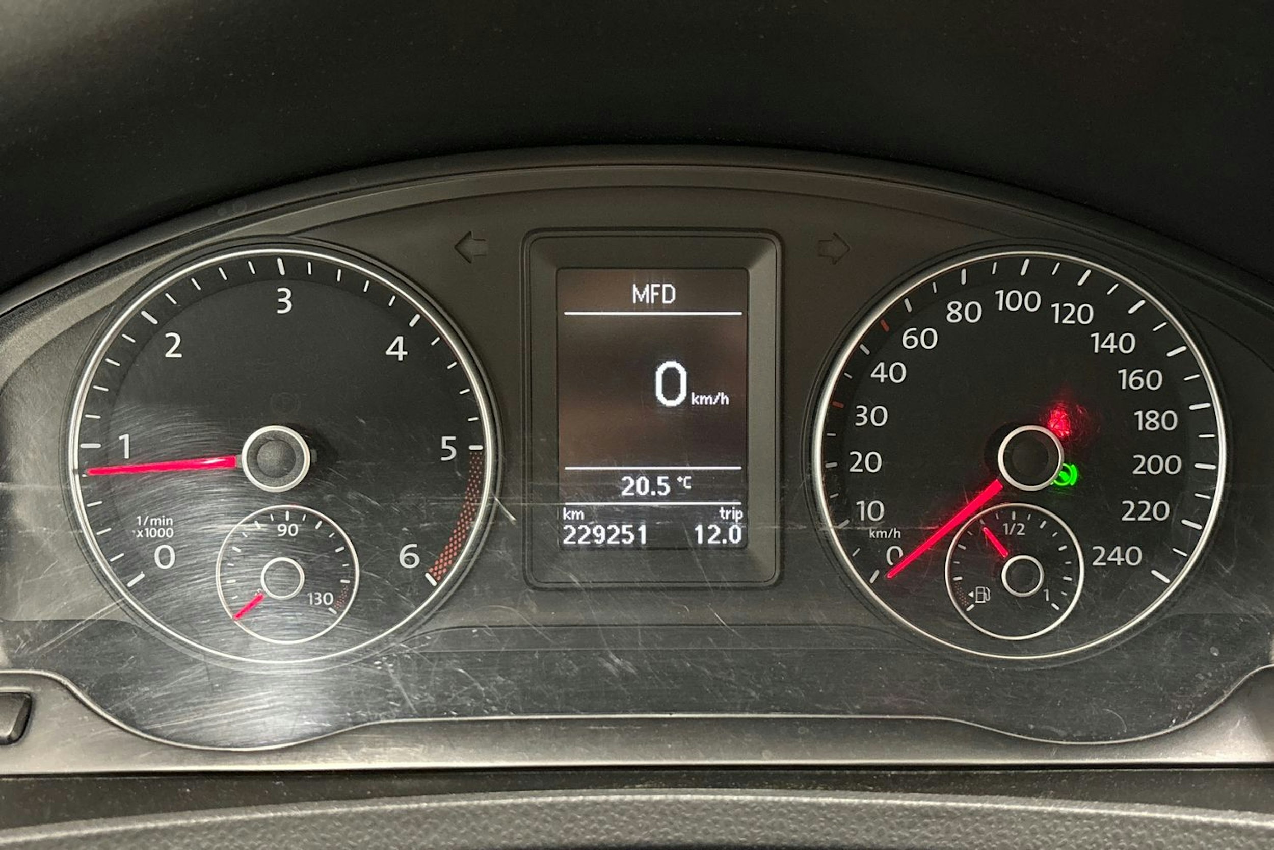 harmaa Volkswagen Transporter 2012 kuva 16.