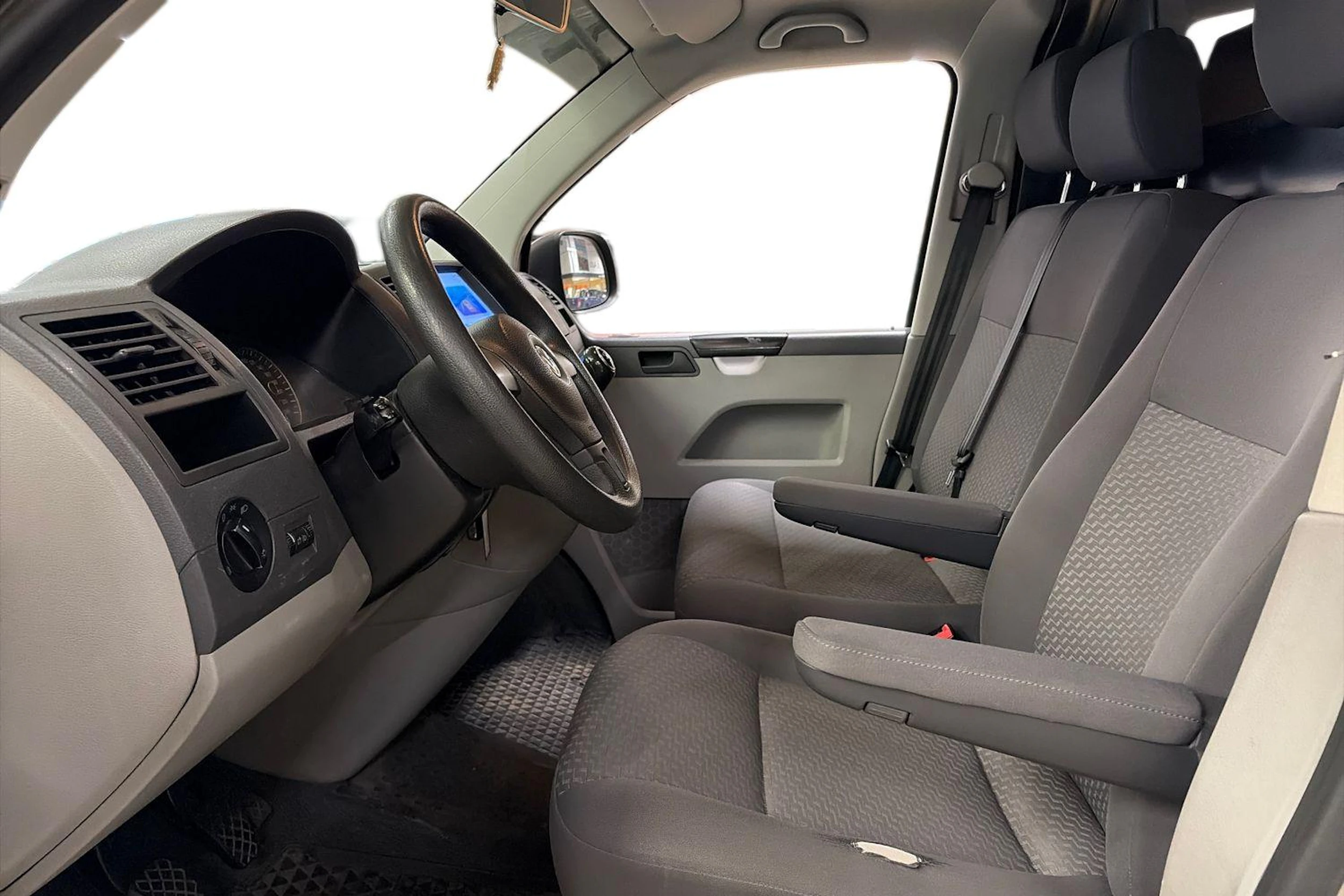 ruskea (beige) Volkswagen Transporter 2012 kuva 3.