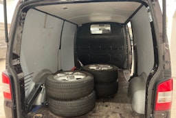 ruskea (beige) Volkswagen Transporter 2012 kuva 14.