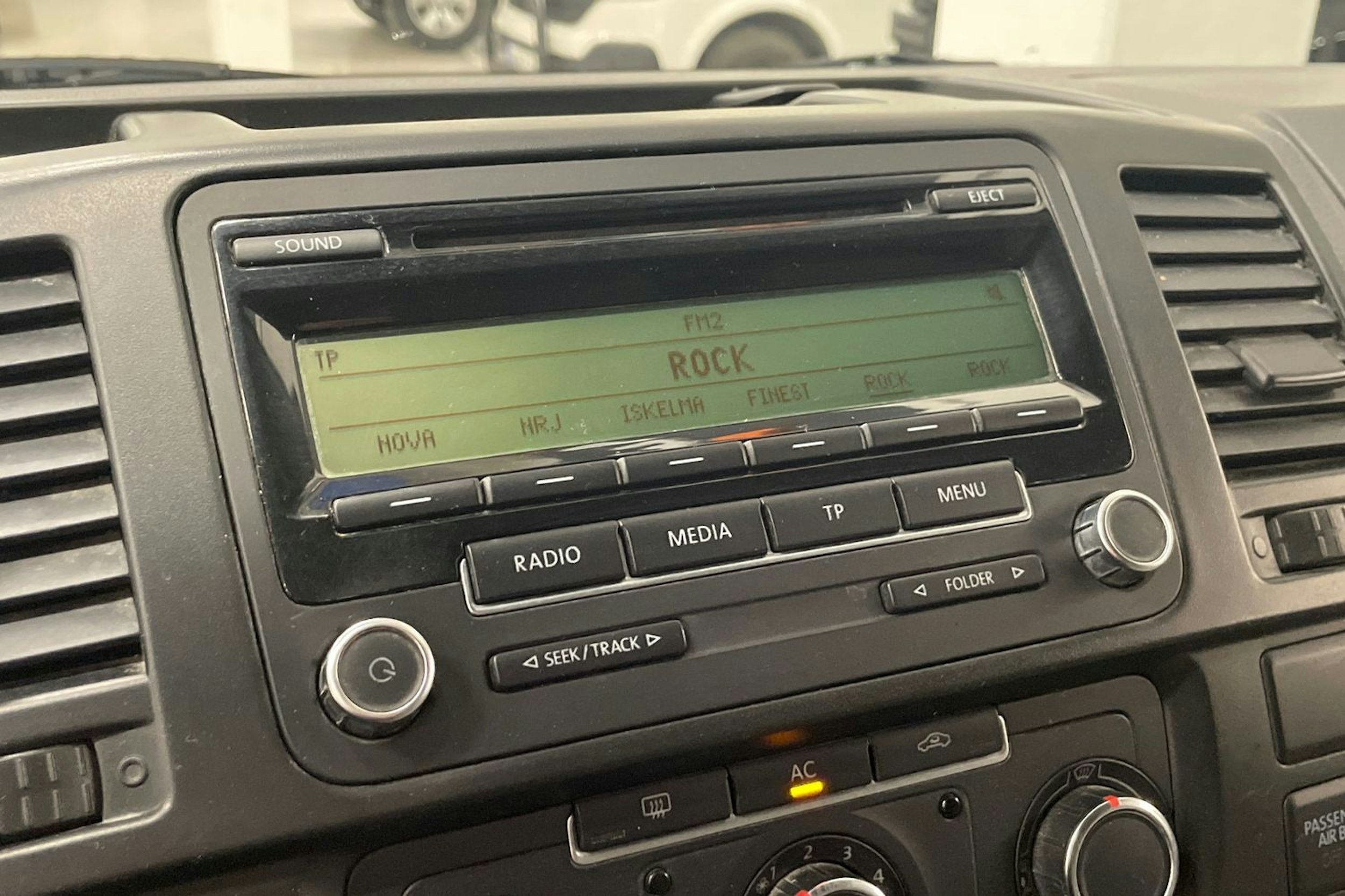 ruskea (beige) Volkswagen Transporter 2012 kuva 21.