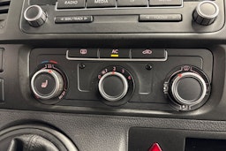 harmaa Volkswagen Transporter 2012 kuva 18.