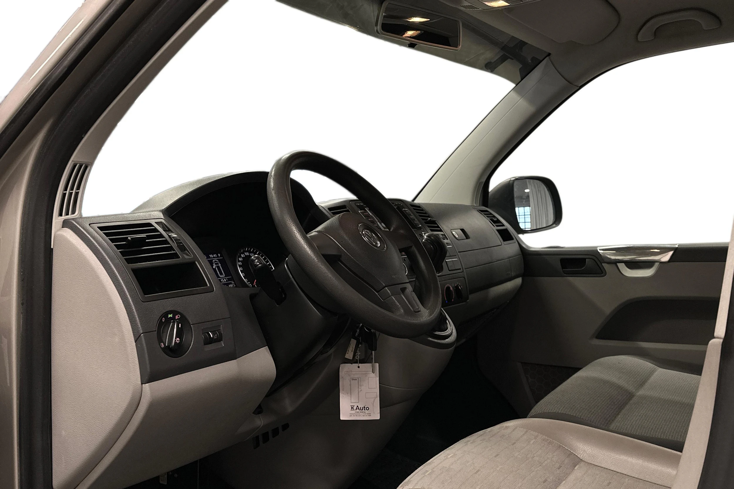 ruskea (beige) Volkswagen Transporter 2012 kuva 6.