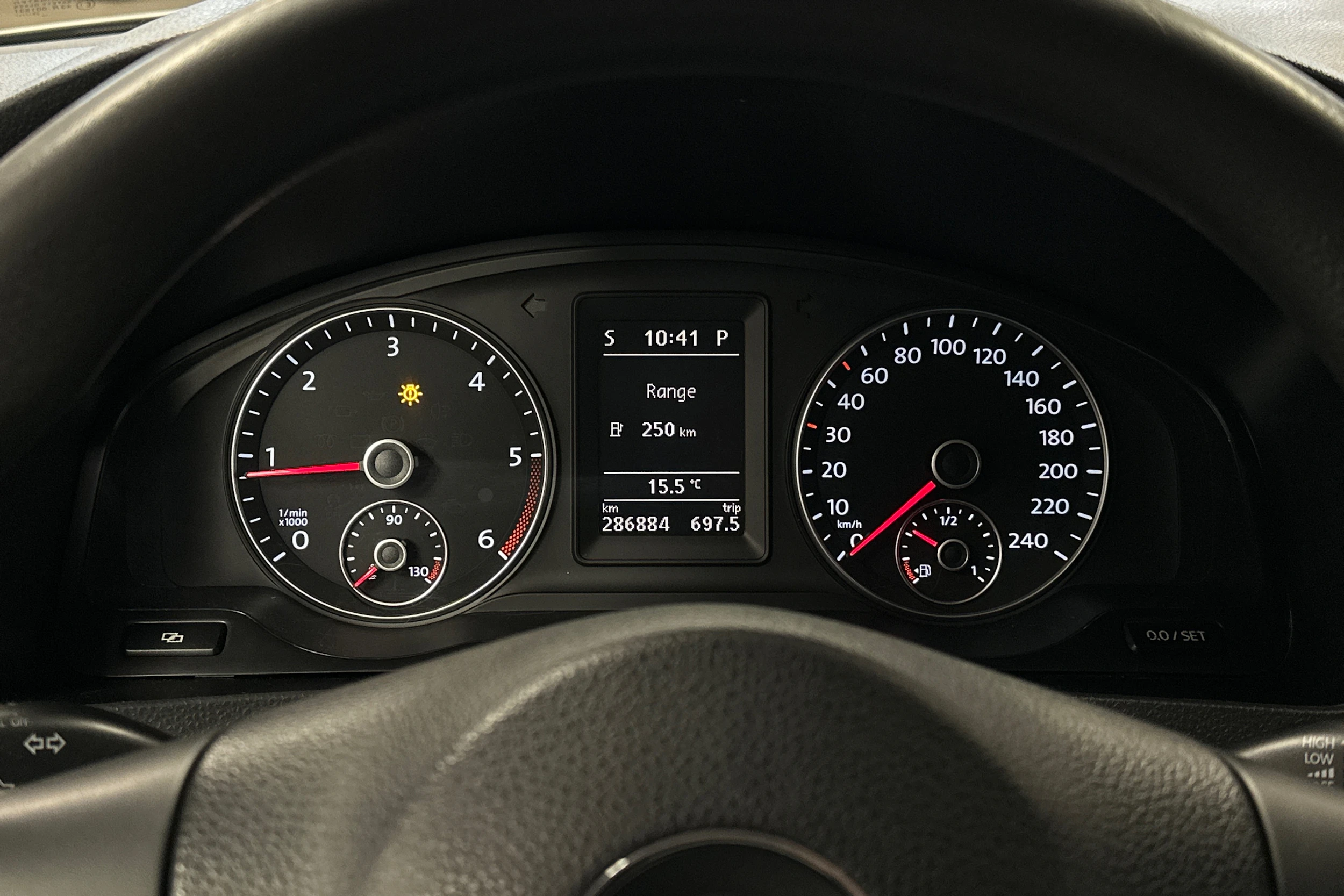 ruskea (beige) Volkswagen Transporter 2012 kuva 10.