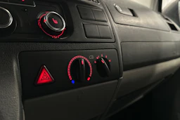 ruskea (beige) Volkswagen Transporter 2012 kuva 14.