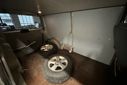 ruskea (beige) Volkswagen Transporter 2012 kuva 18.