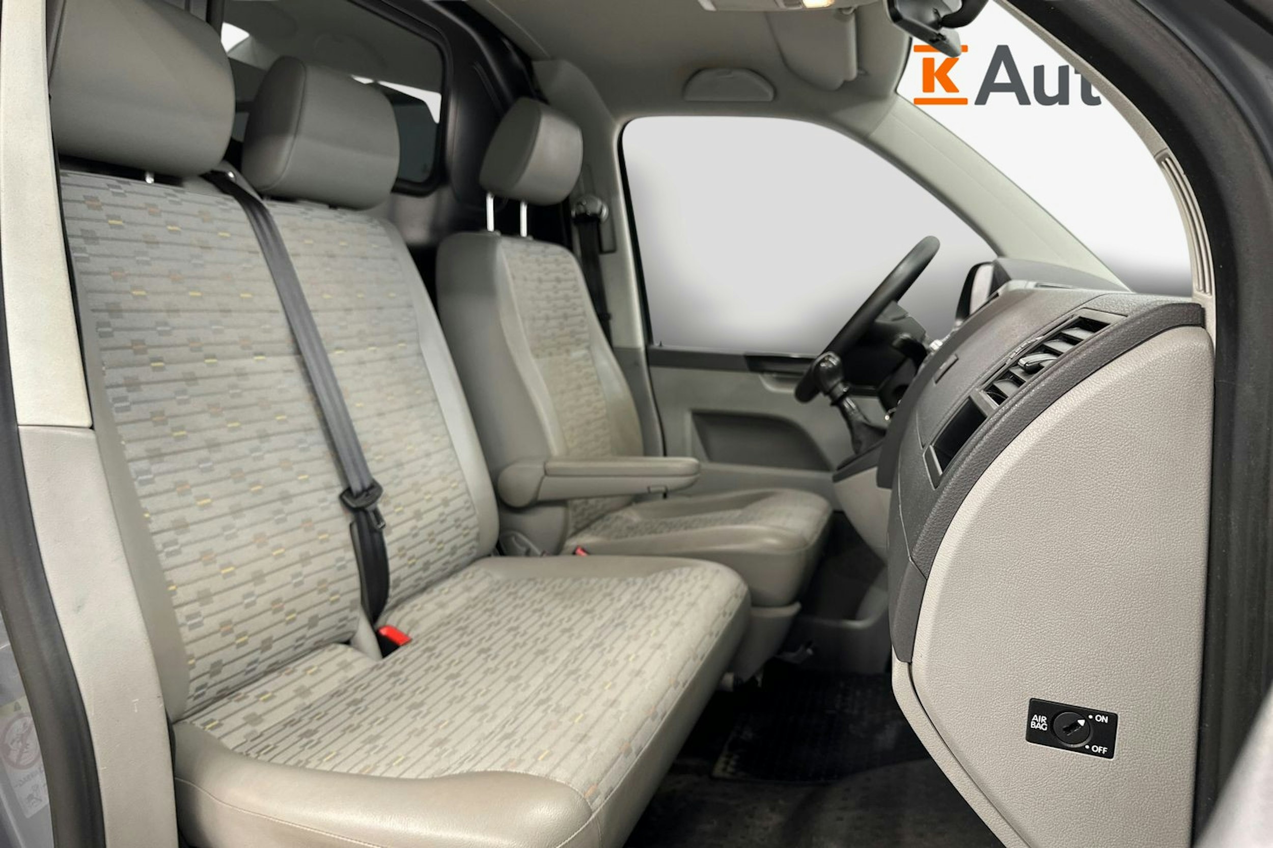 harmaa Volkswagen Transporter 2012 kuva 9.