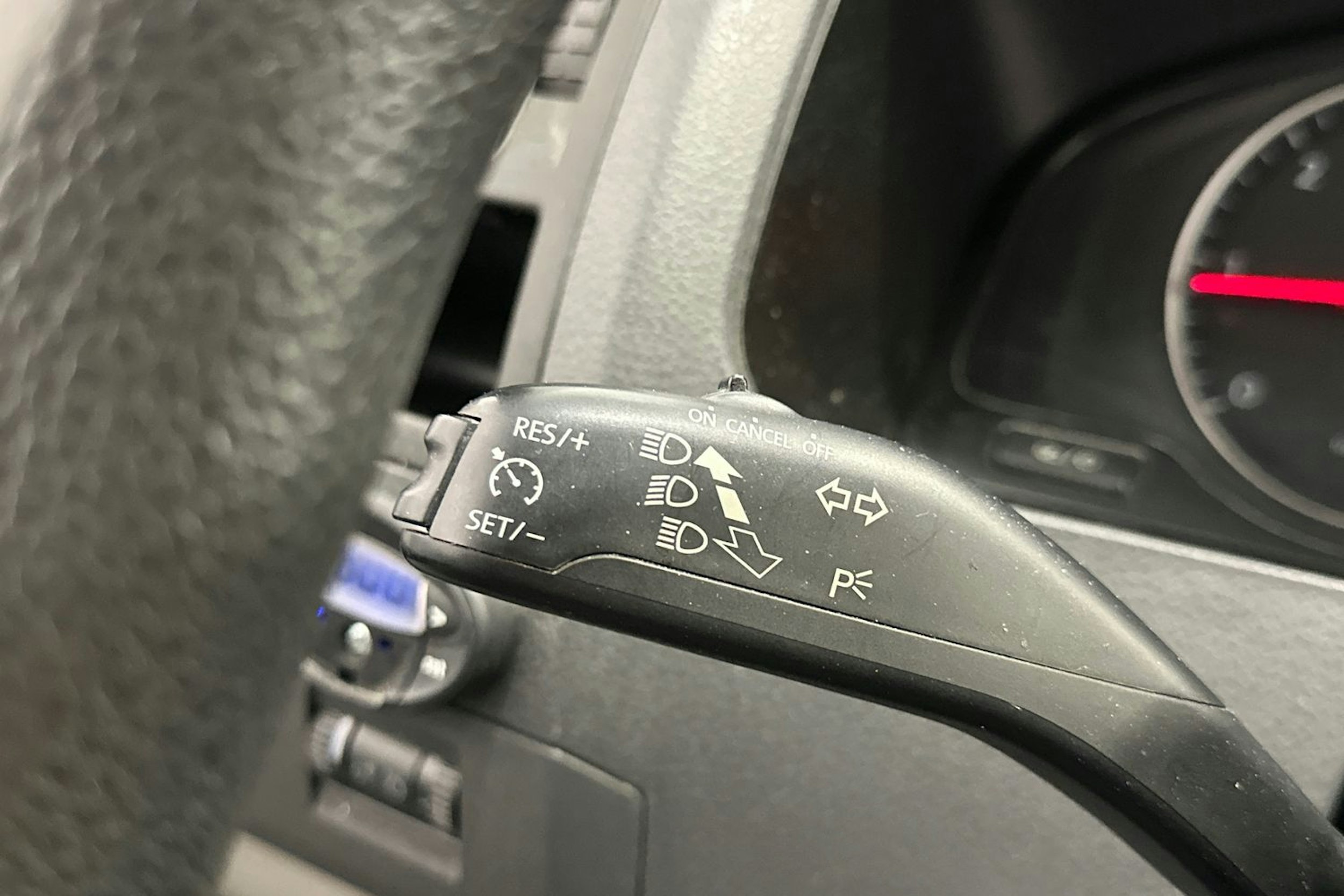 harmaa Volkswagen Transporter 2012 kuva 13.