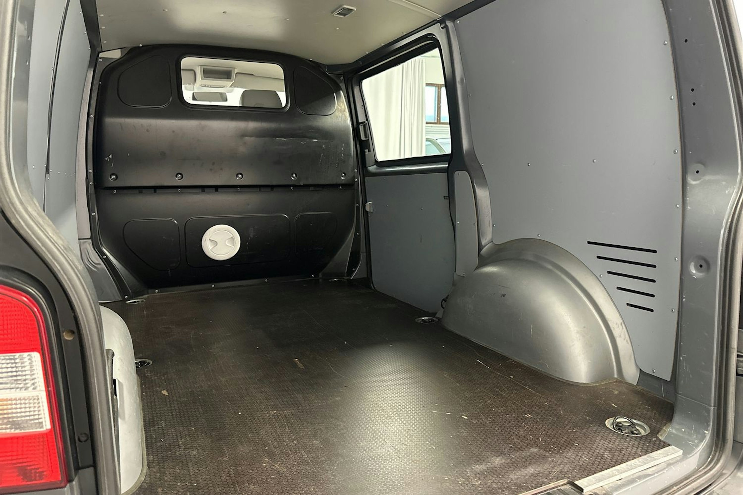 harmaa Volkswagen Transporter 2012 kuva 18.