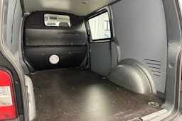 harmaa Volkswagen Transporter 2012 kuva 18.