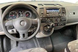 valkoinen Volkswagen Transporter 2012 kuva 9.