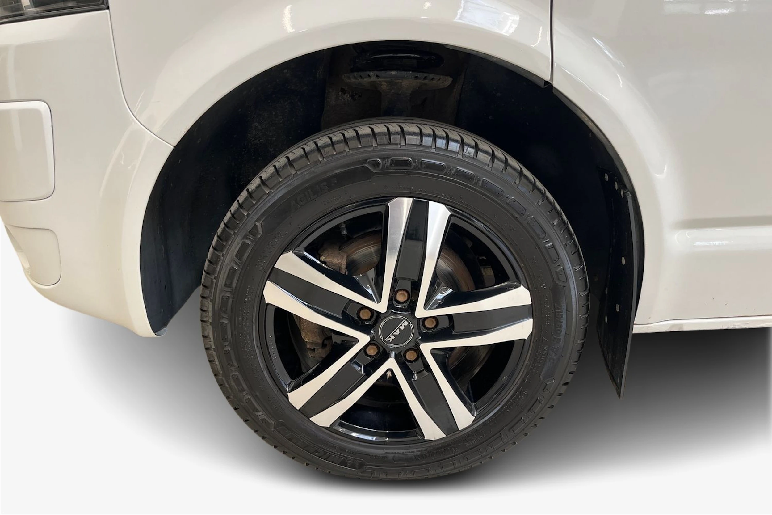 valkoinen Volkswagen Transporter 2012 kuva 12.