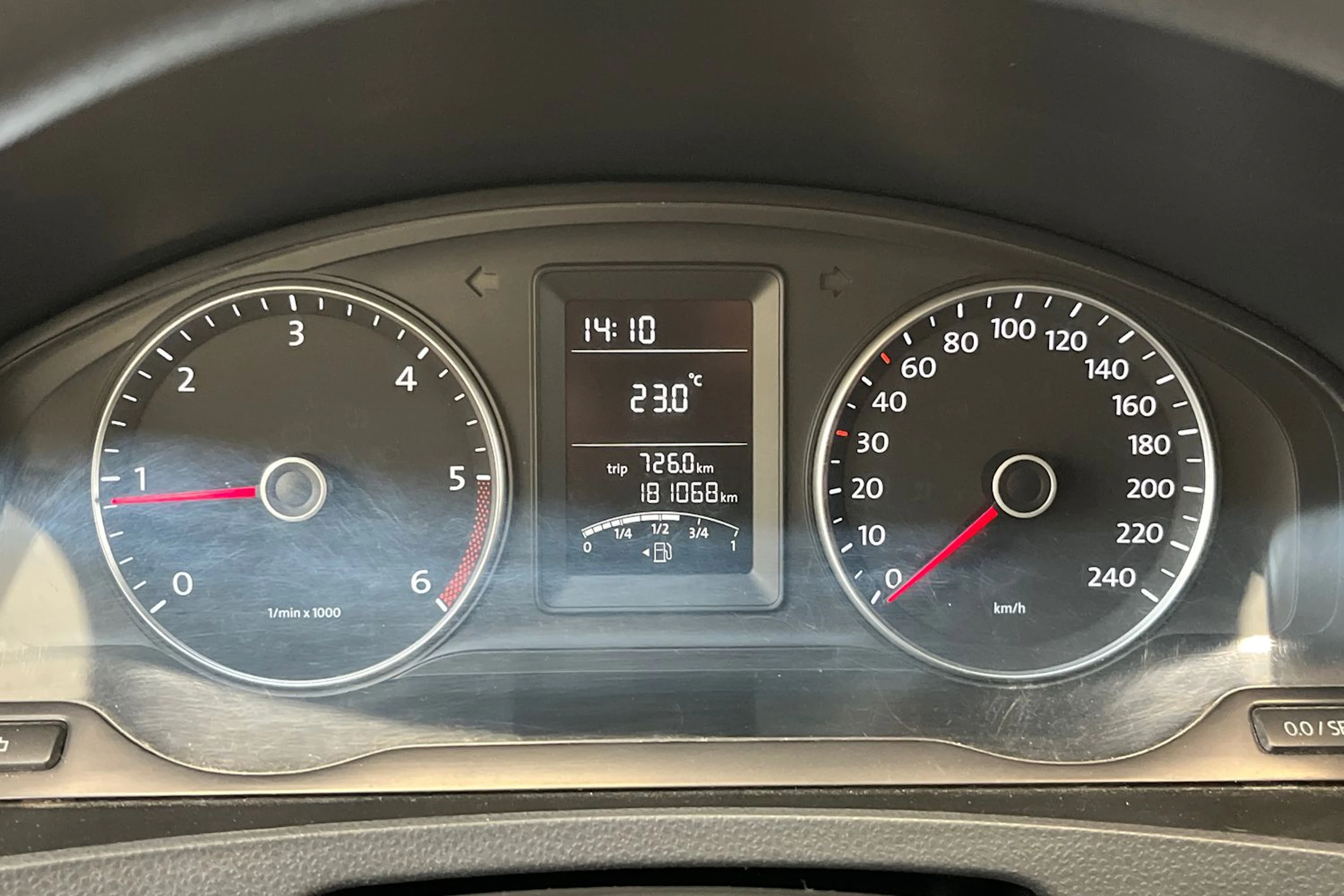 valkoinen Volkswagen Transporter 2012 kuva 17.