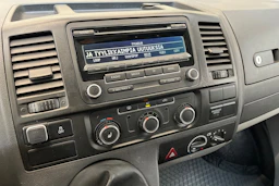 valkoinen Volkswagen Transporter 2012 kuva 18.