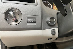 valkoinen Volkswagen Transporter 2012 kuva 19.