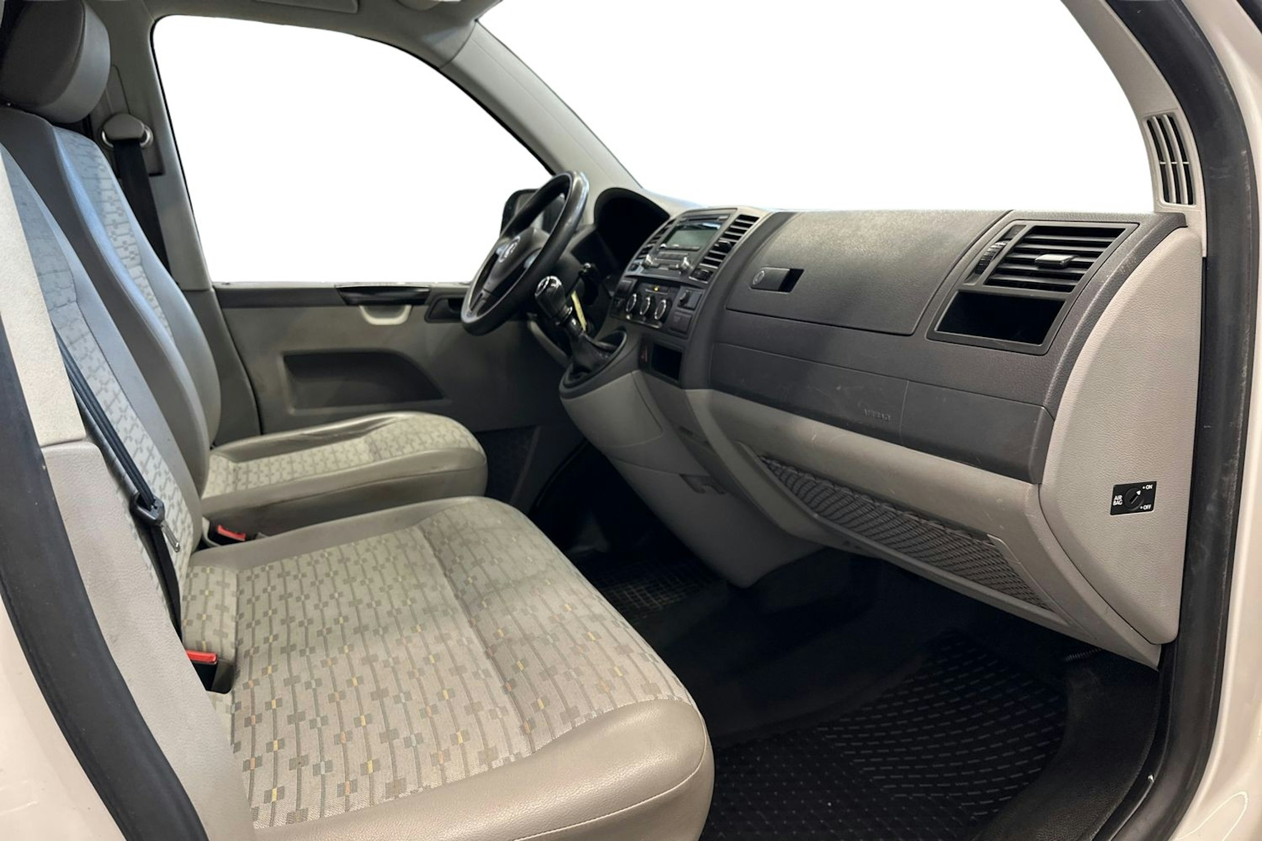 valkoinen Volkswagen Transporter 2013 kuva 8.