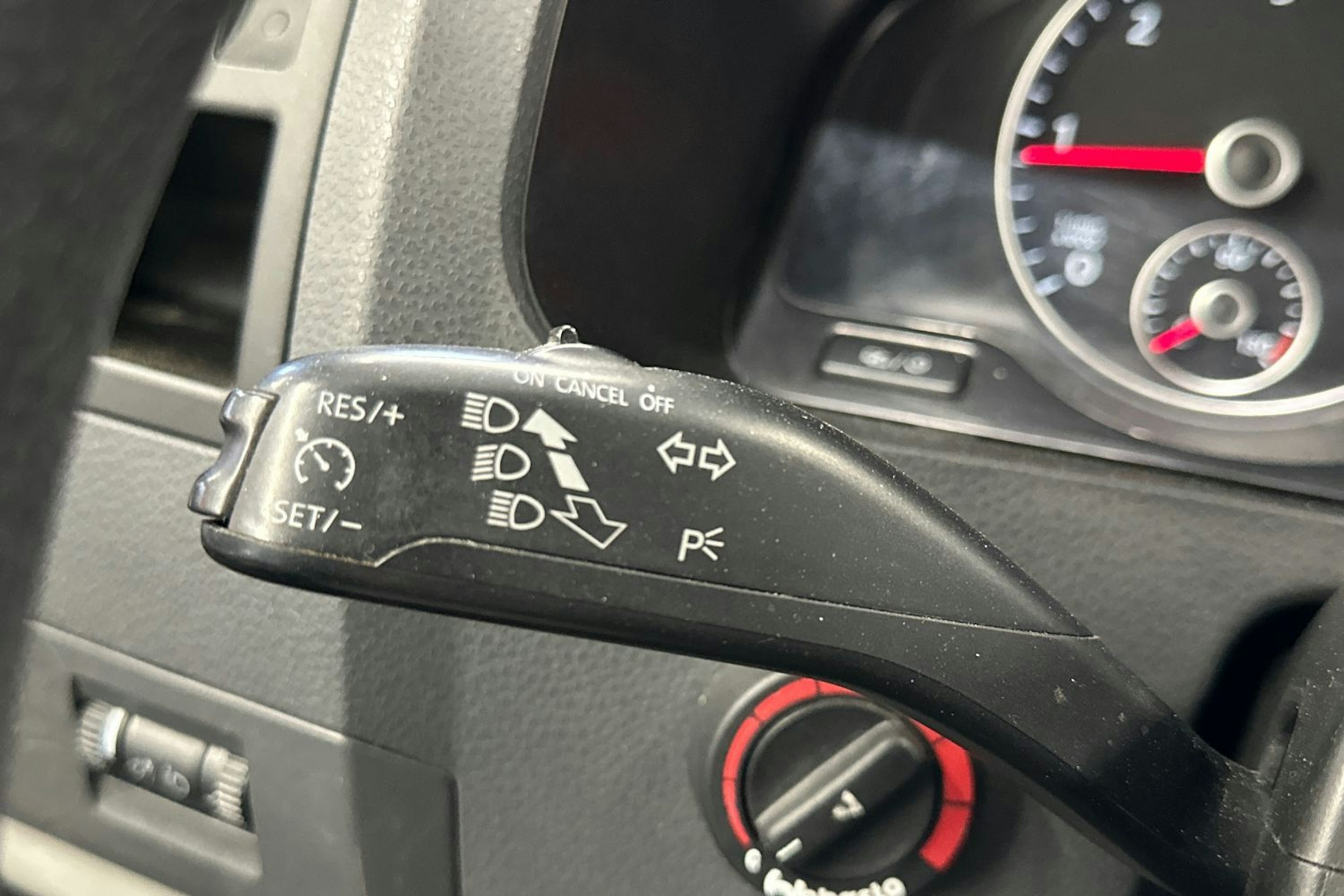 valkoinen Volkswagen Transporter 2013 kuva 11.