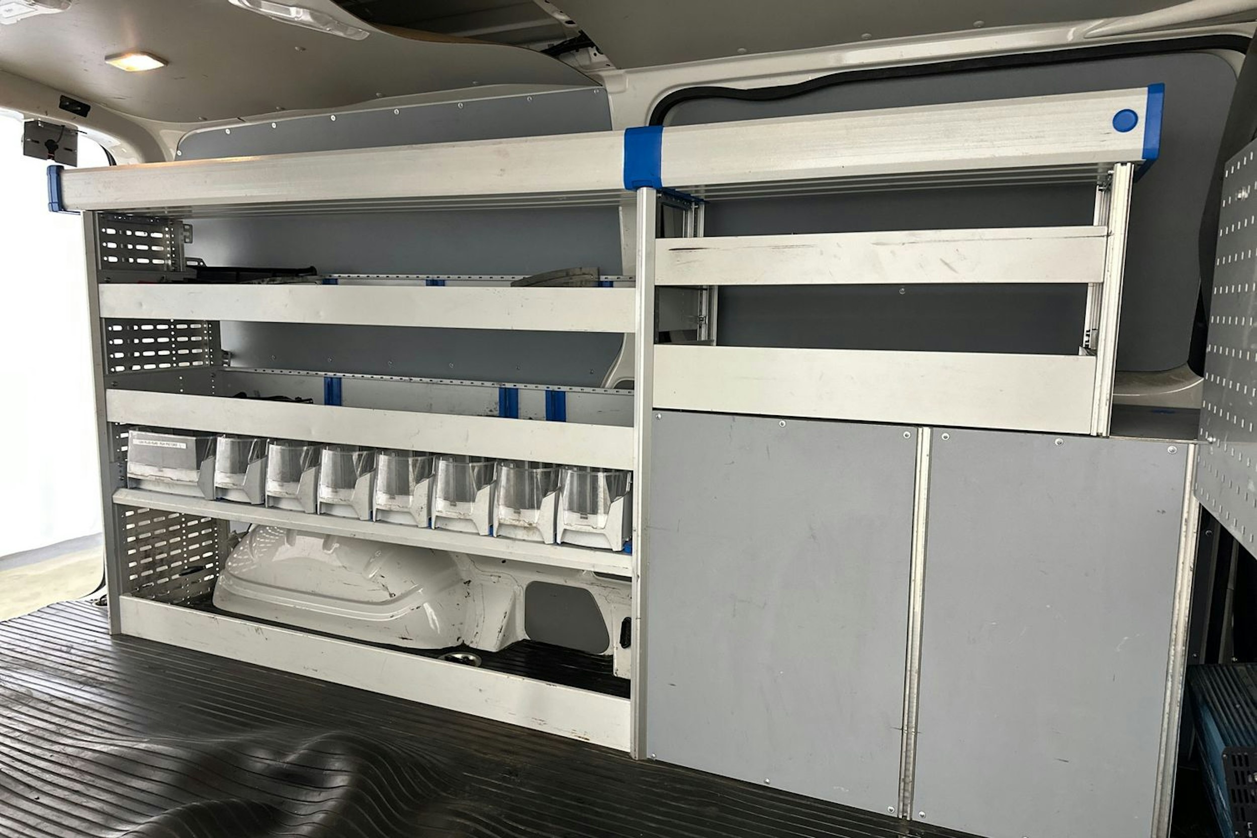 valkoinen Volkswagen Transporter 2013 kuva 15.