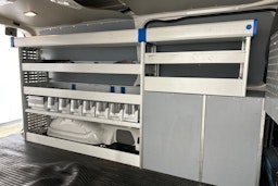 valkoinen Volkswagen Transporter 2013 kuva 15.
