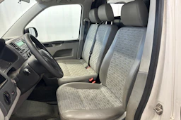 valkoinen Volkswagen Transporter 2012 kuva 16.