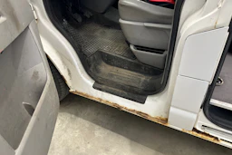 valkoinen Volkswagen Transporter 2012 kuva 25.