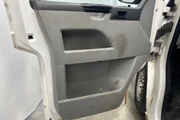 valkoinen Volkswagen Transporter 2012 kuva 26.