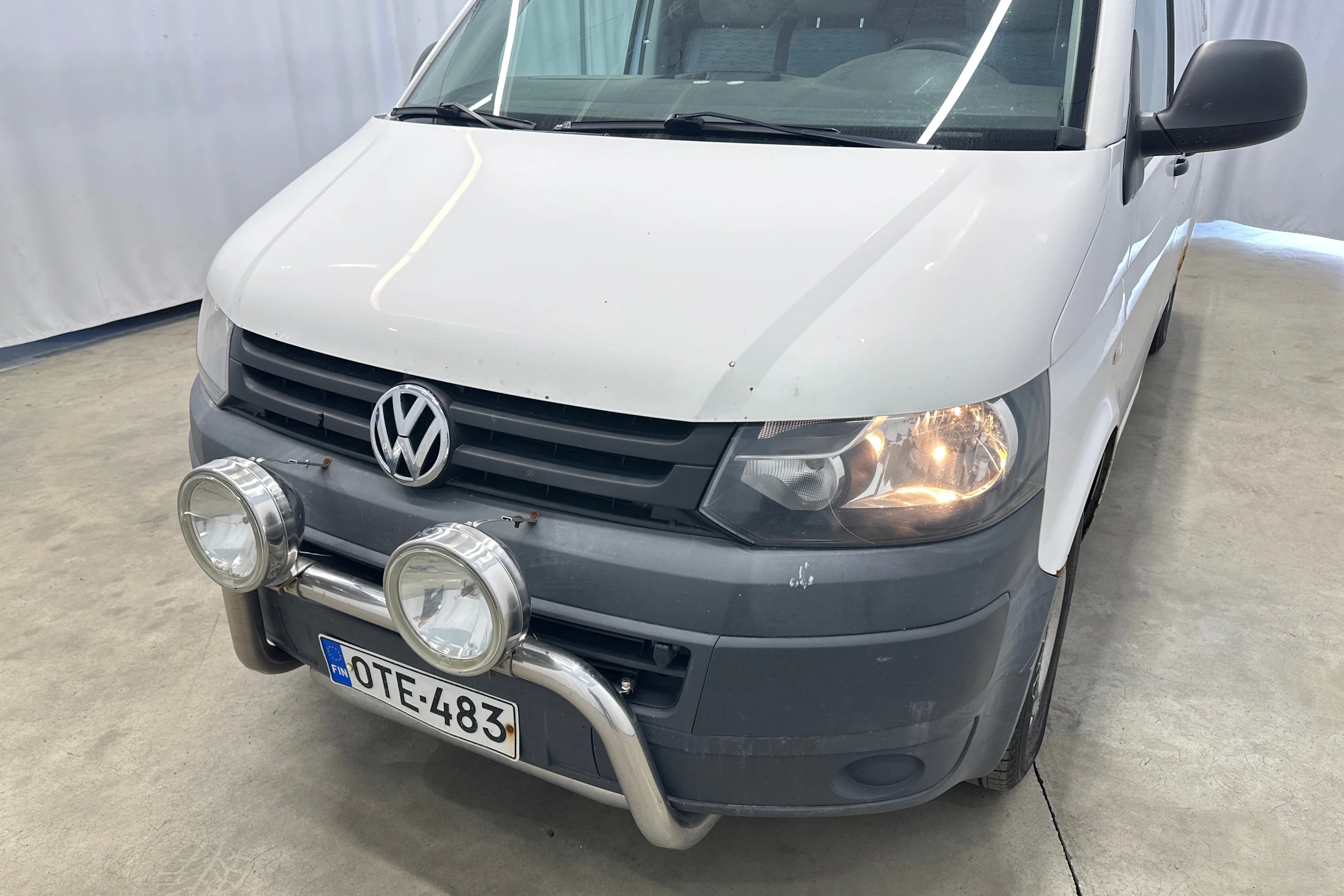 valkoinen Volkswagen Transporter 2012 kuva 29.