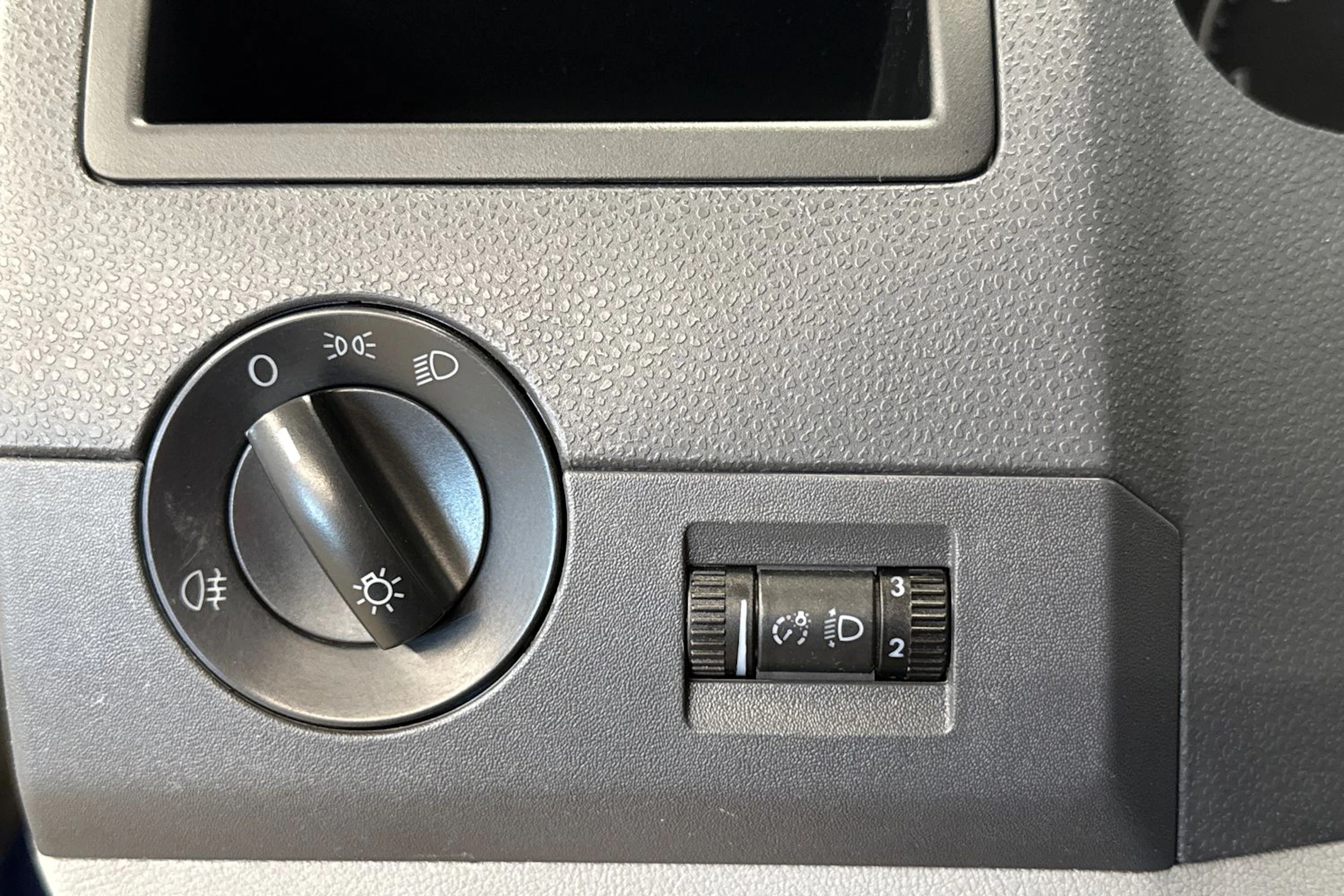 sininen Volkswagen Transporter 2012 kuva 18.