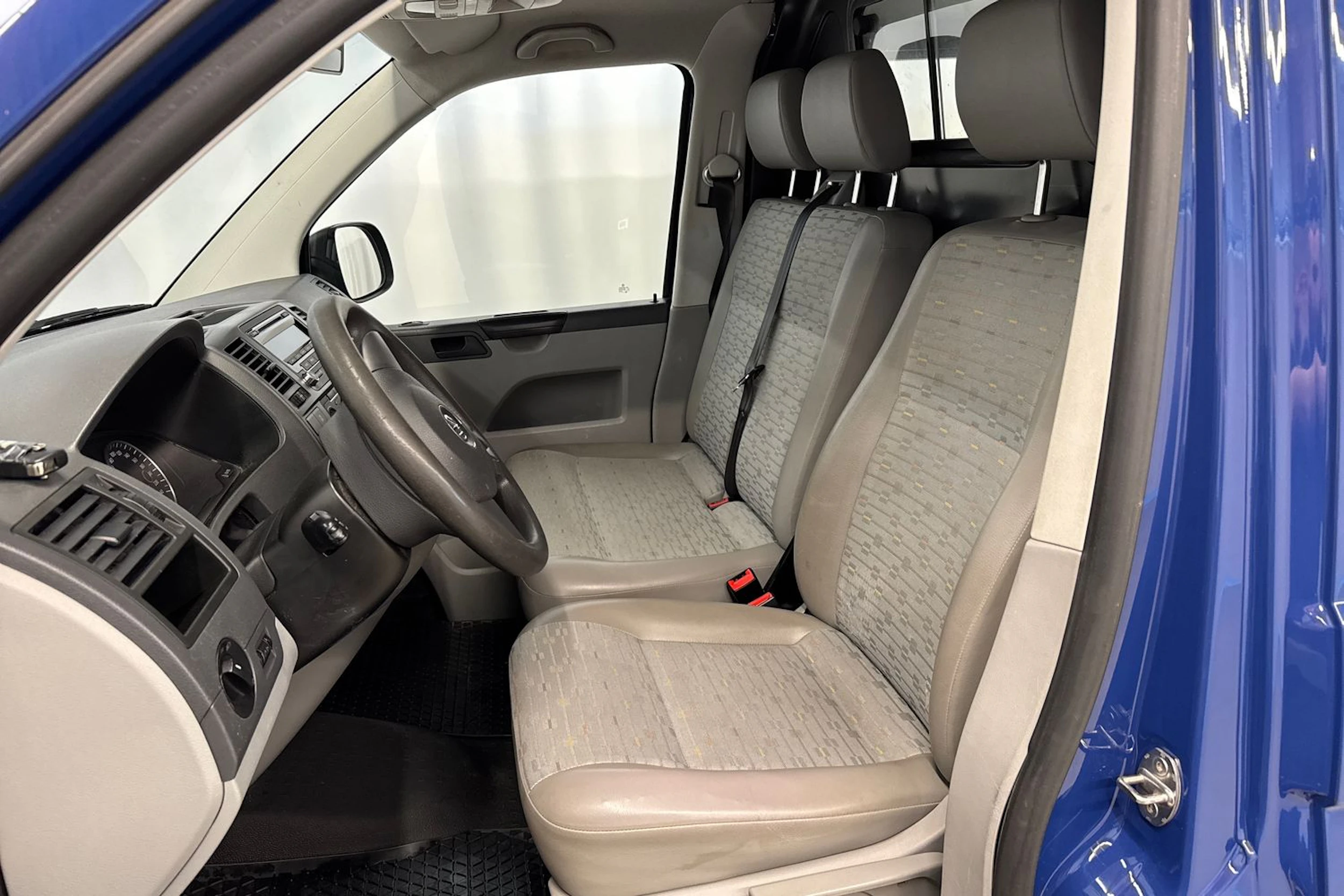 sininen Volkswagen Transporter 2012 kuva 41.