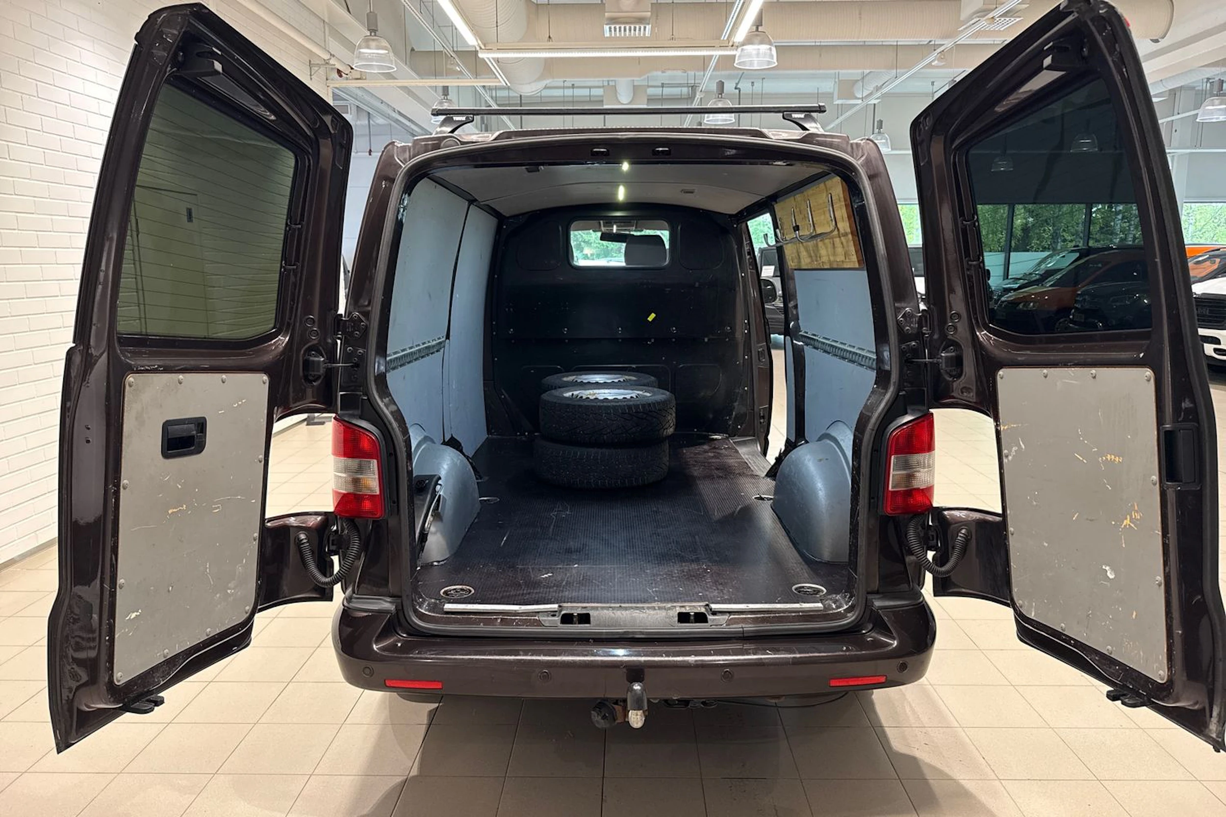 Ruskea (beige) Volkswagen TRANSPORTER 2012 kuva 15.