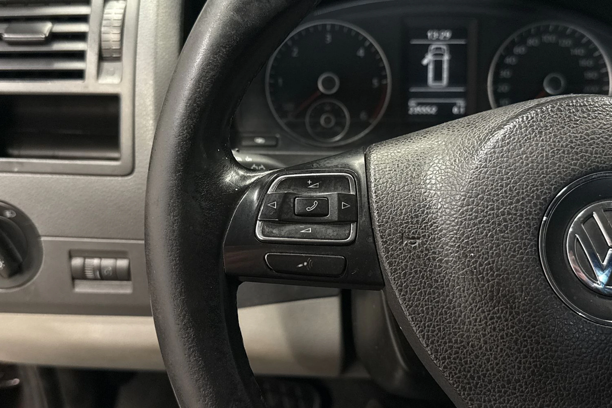 Ruskea (beige) Volkswagen TRANSPORTER 2012 kuva 21.