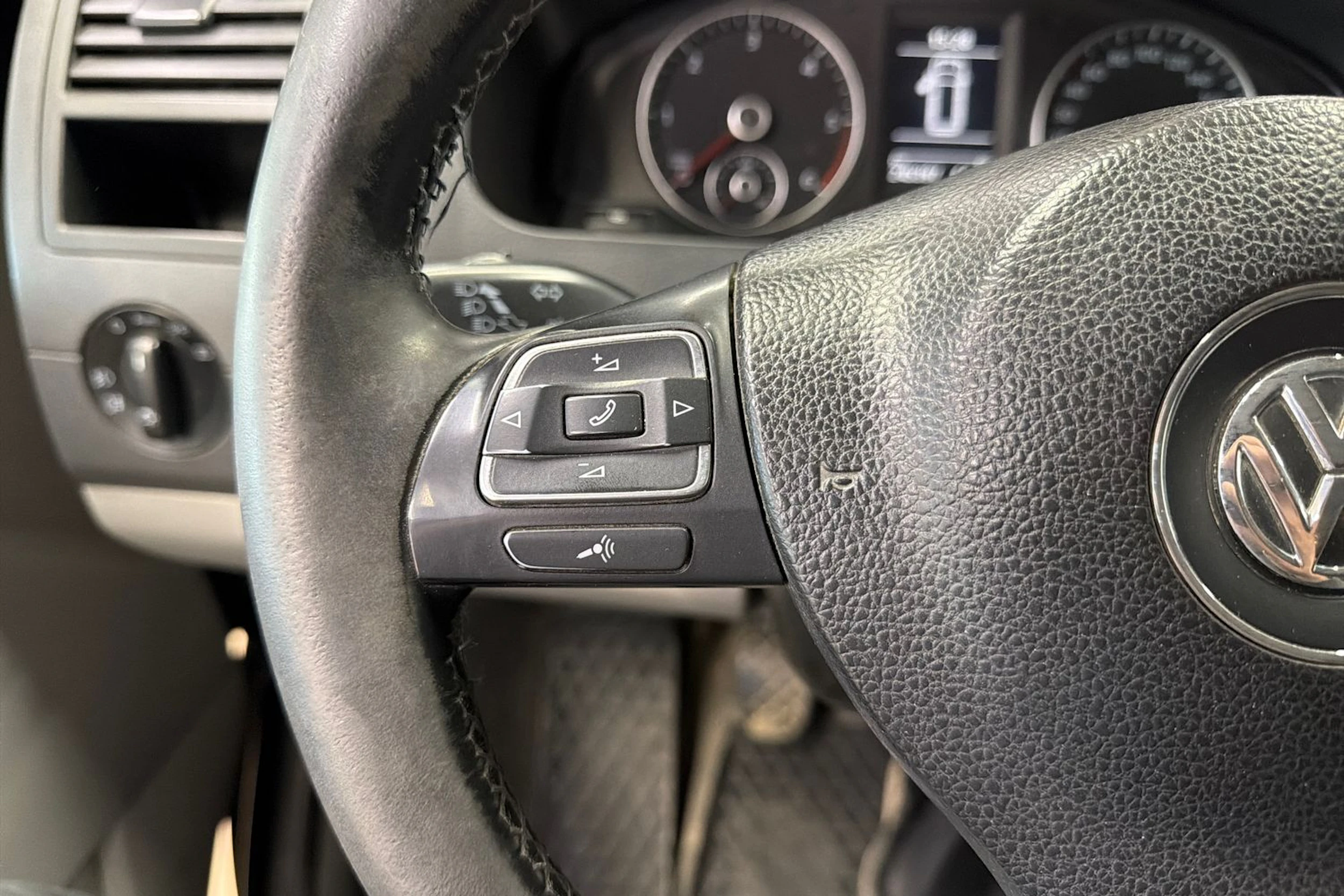 musta Volkswagen Transporter 2012 kuva 19.