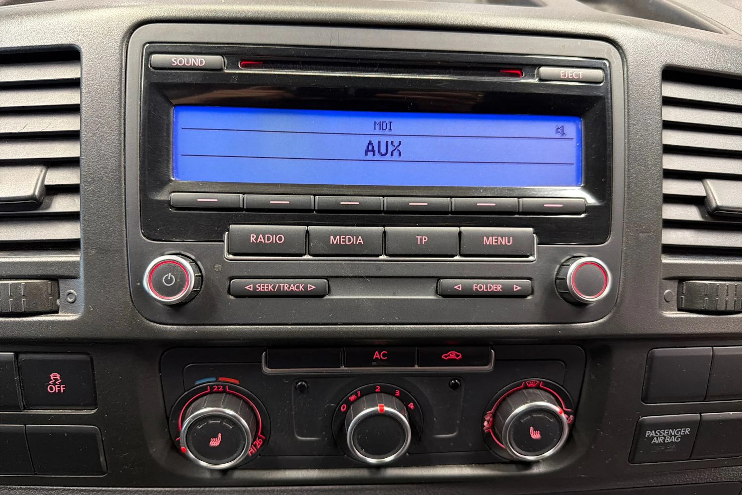 musta Volkswagen Transporter 2012 kuva 22.