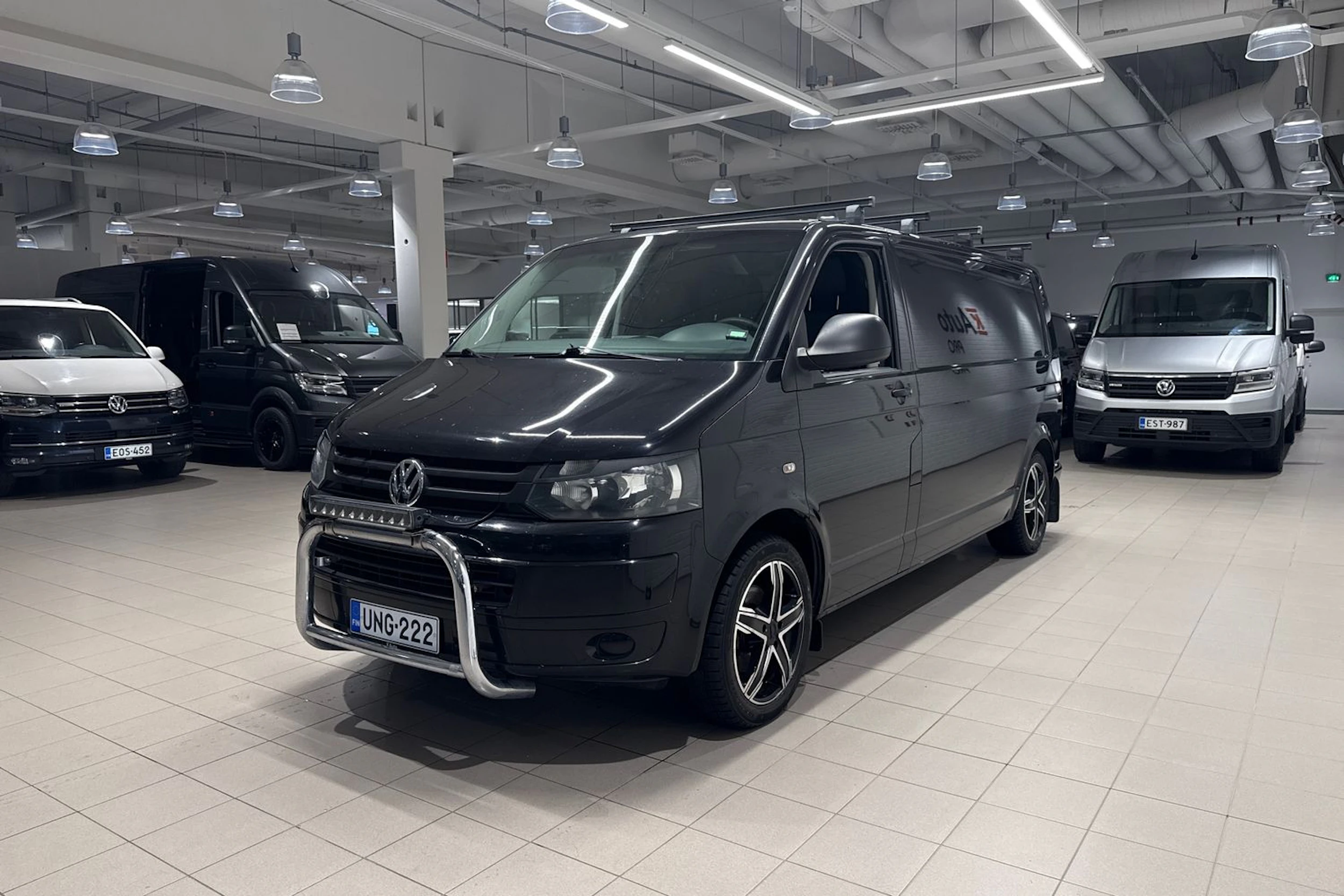 Musta Volkswagen TRANSPORTER 2012 kuva 13.