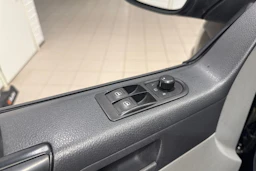 Musta Volkswagen TRANSPORTER 2012 kuva 21.