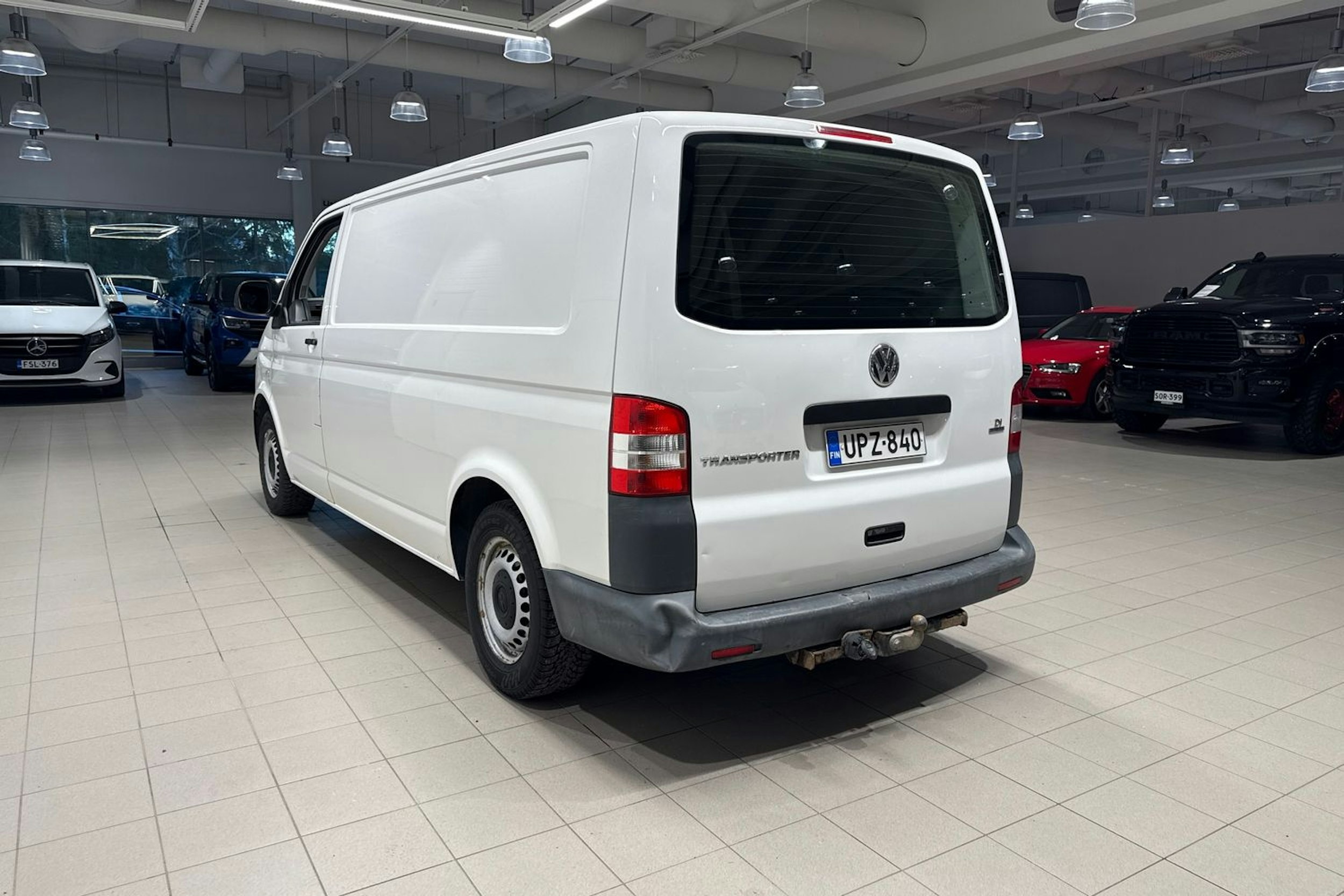 valkoinen Volkswagen Transporter 2012 kuva 14.