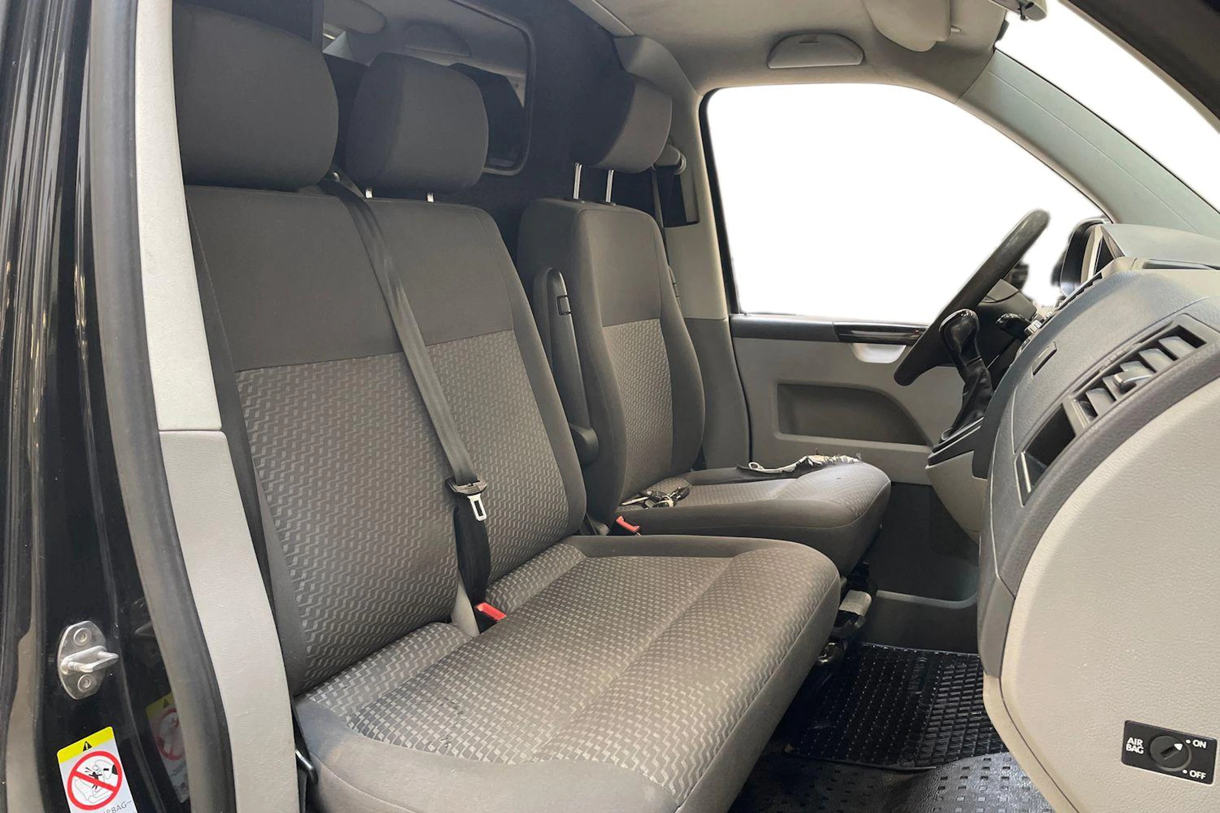 musta Volkswagen Transporter 2012 kuva 8.