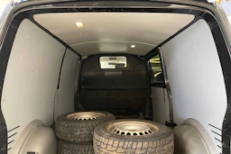 musta Volkswagen Transporter 2012 kuva 16.
