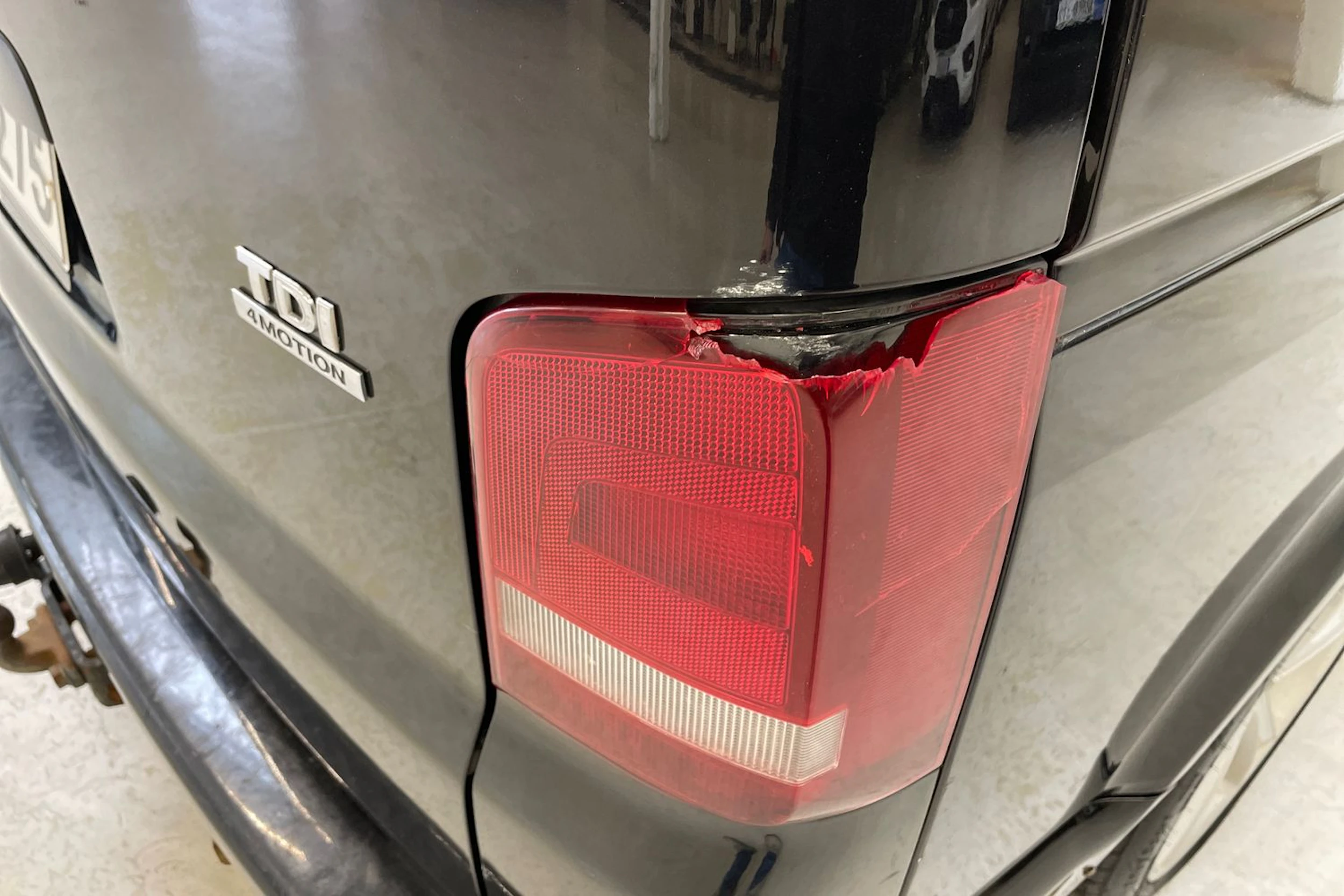 musta Volkswagen Transporter 2012 kuva 28.