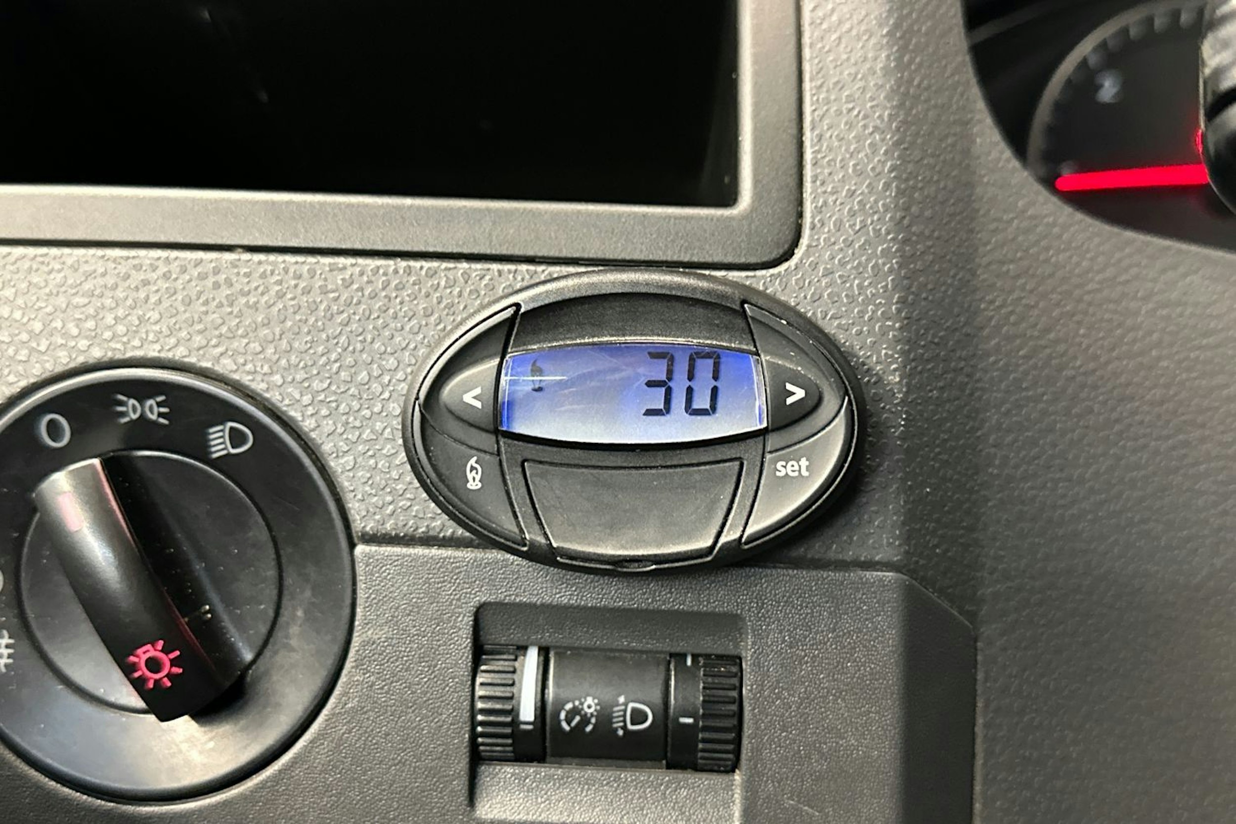 musta Volkswagen Transporter 2012 kuva 20.