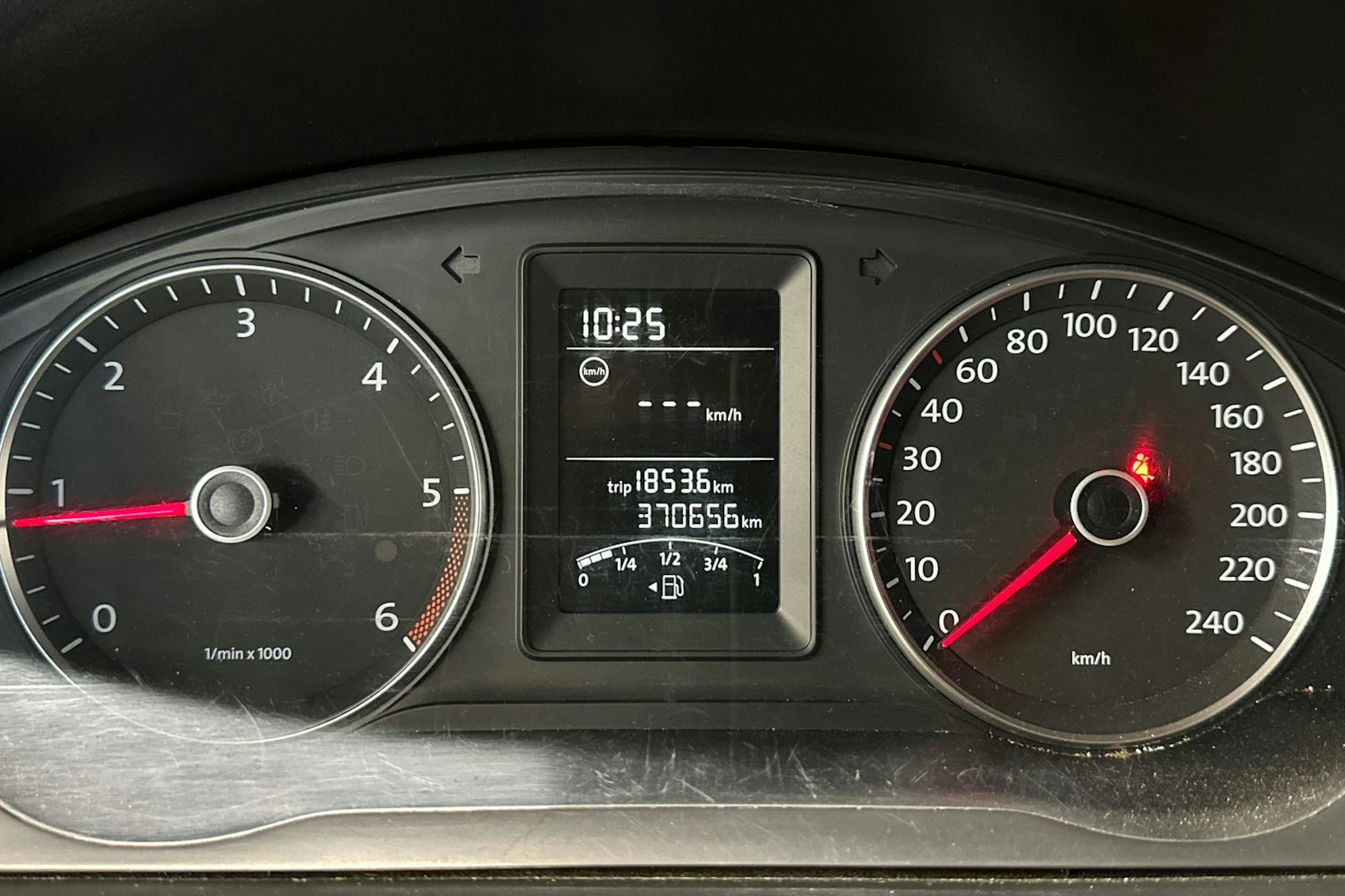 musta Volkswagen Transporter 2012 kuva 22.