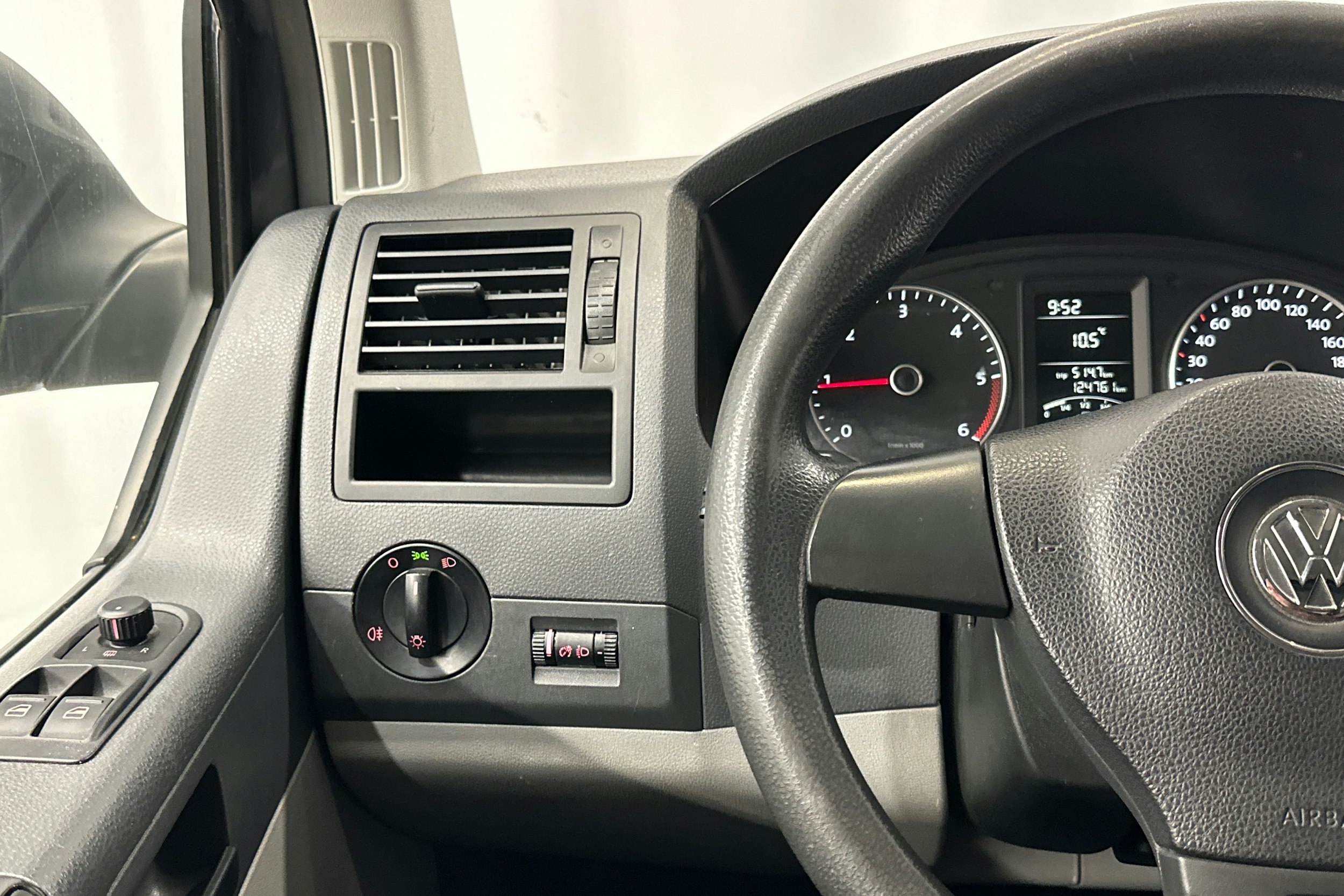 harmaa Volkswagen Transporter 2012 kuva 16.